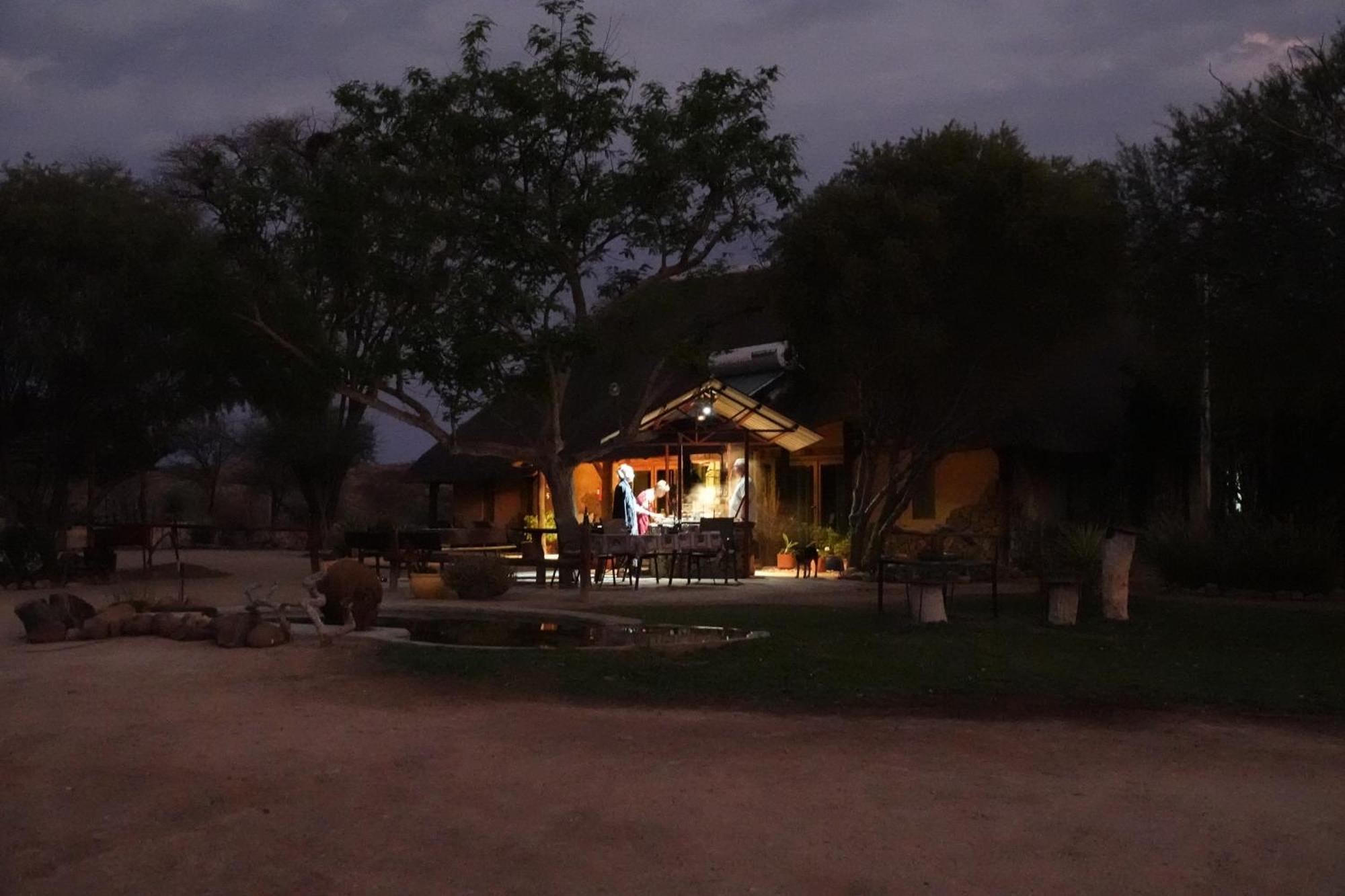 Camp Mara Hotel Omaruru Exterior foto
